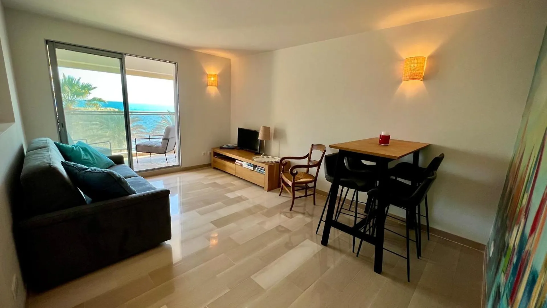 Antibes Sea View Near Ilette - Sleeps 4 - Parking Villa